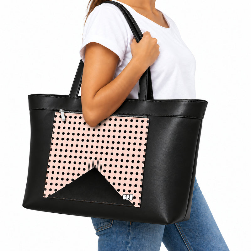 Borsa Biggy | Black – Milan Edition Pink – indossata