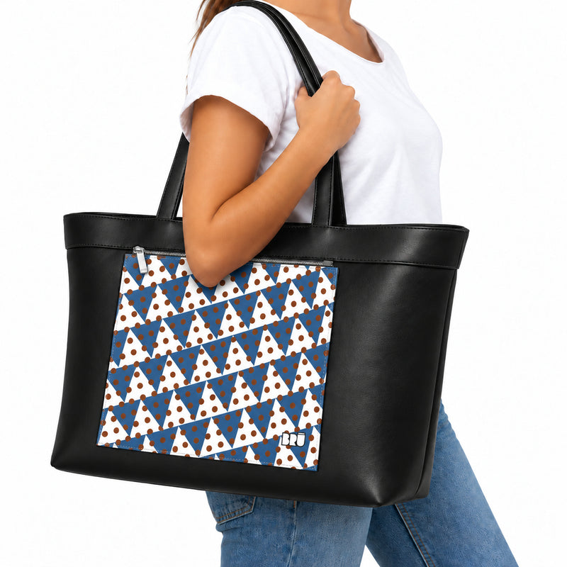 Borsa Biggy | Black – Naples Edition Blue – indossata