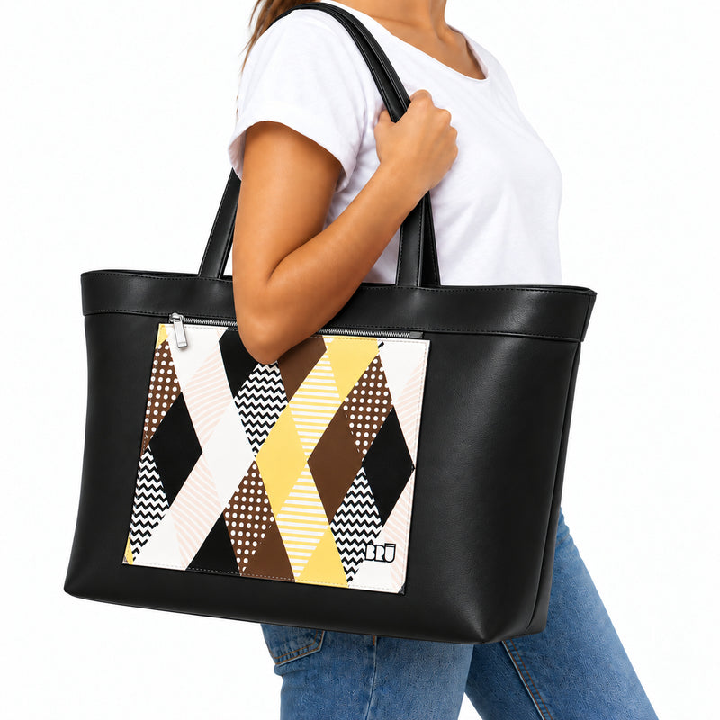Borsa Biggy | Black – Venice Edition Brown – indossata
