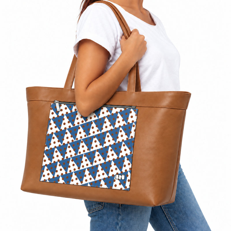 Borsa Biggy | Brown – Naples Edition Blue – indossata