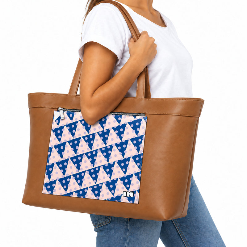Borsa Biggy | Brown – Naples Edition Pink – indossata