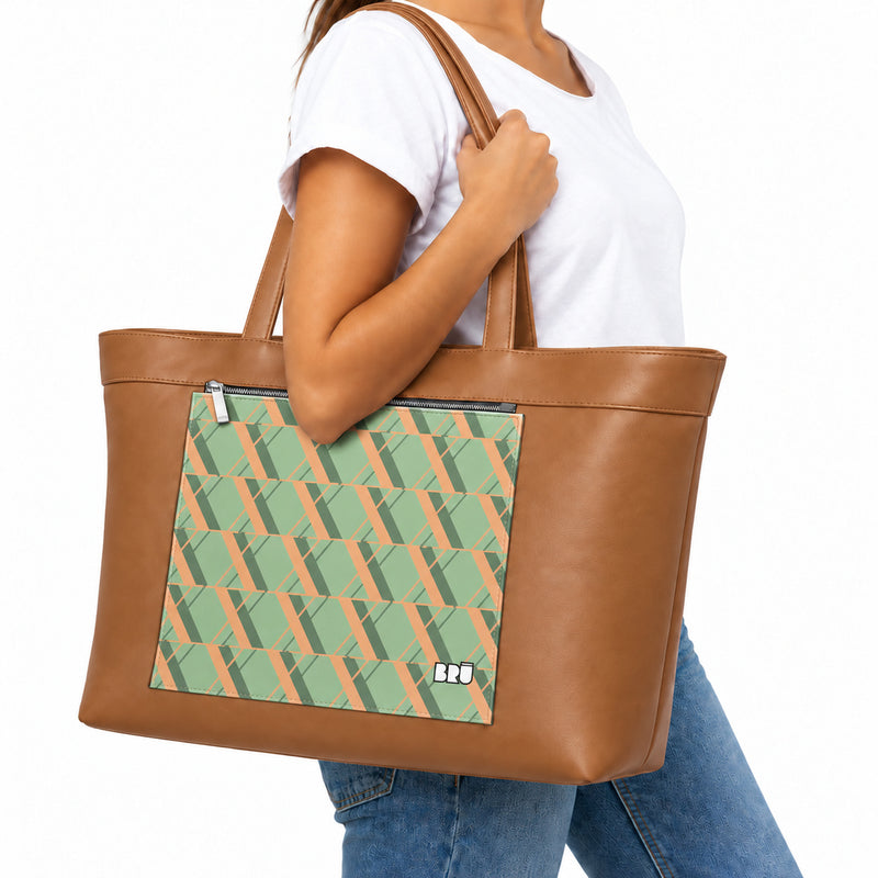 Borsa Biggy | Brown – Rome Edition Green – indossata
