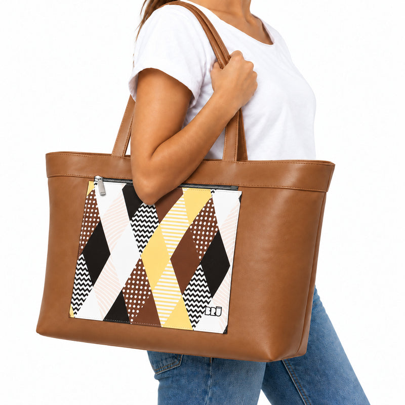 Borsa Biggy | Brown – Venice Edition Brown – indossata