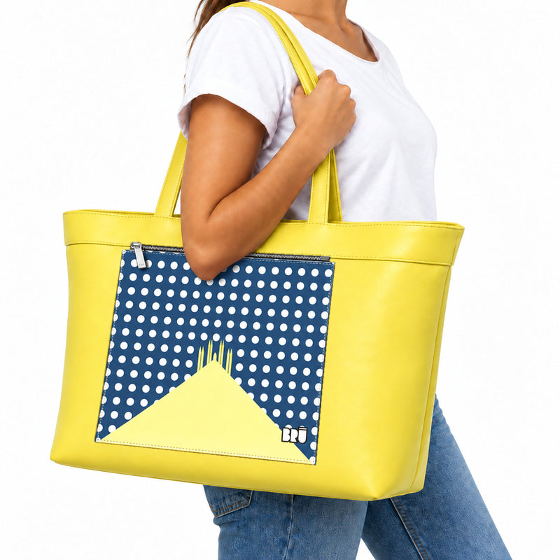 Borsa Biggy | Yellow – Milan Edition Blue – indossata
