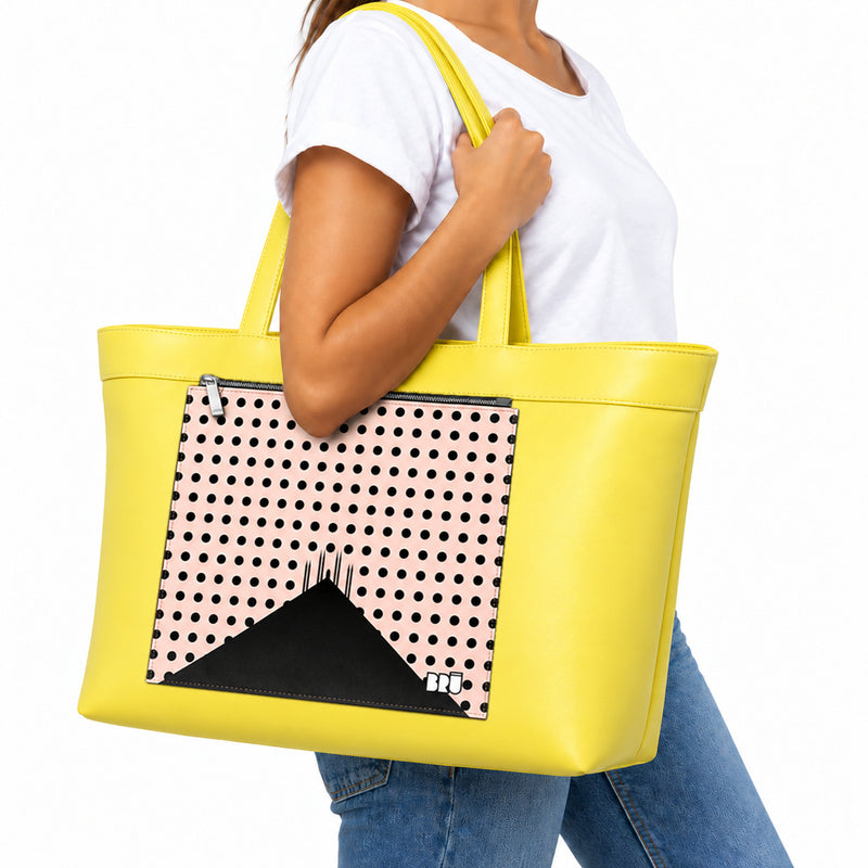 Borsa Biggy | Yellow – Milan Edition Pink – indossata