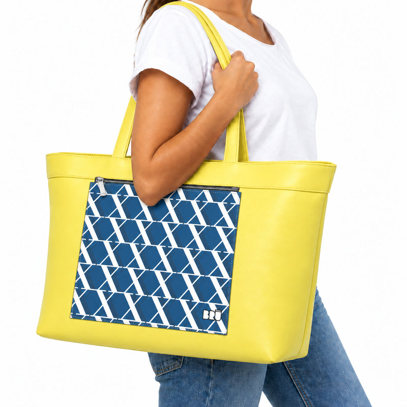 Borsa Biggy | Yellow – Rome Edition Blue – indossata
