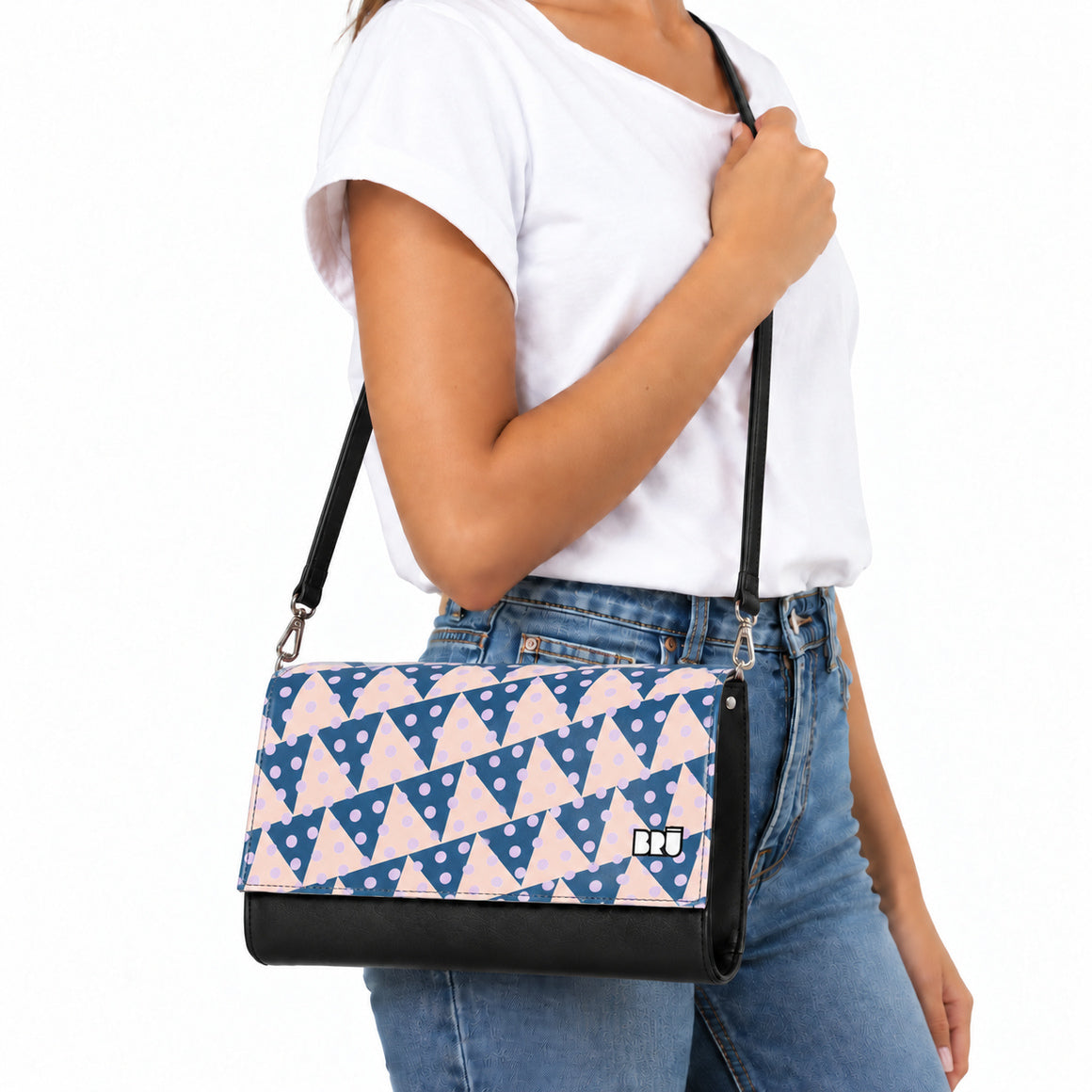 Borsa Muà | Black – Naples Edition Pink – indossata