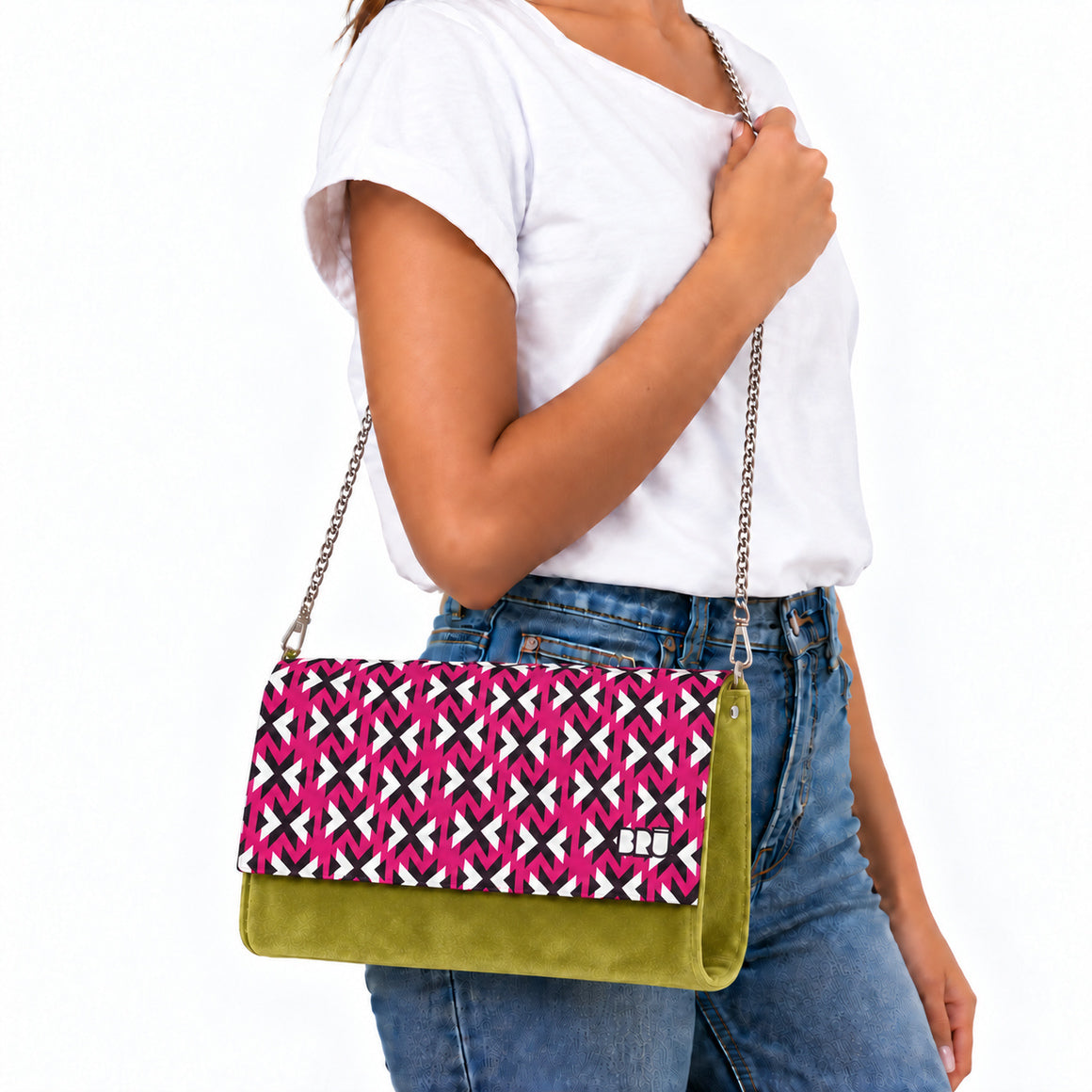 Borsa Muà | Green Lime – Fuchsia Stick – indossata