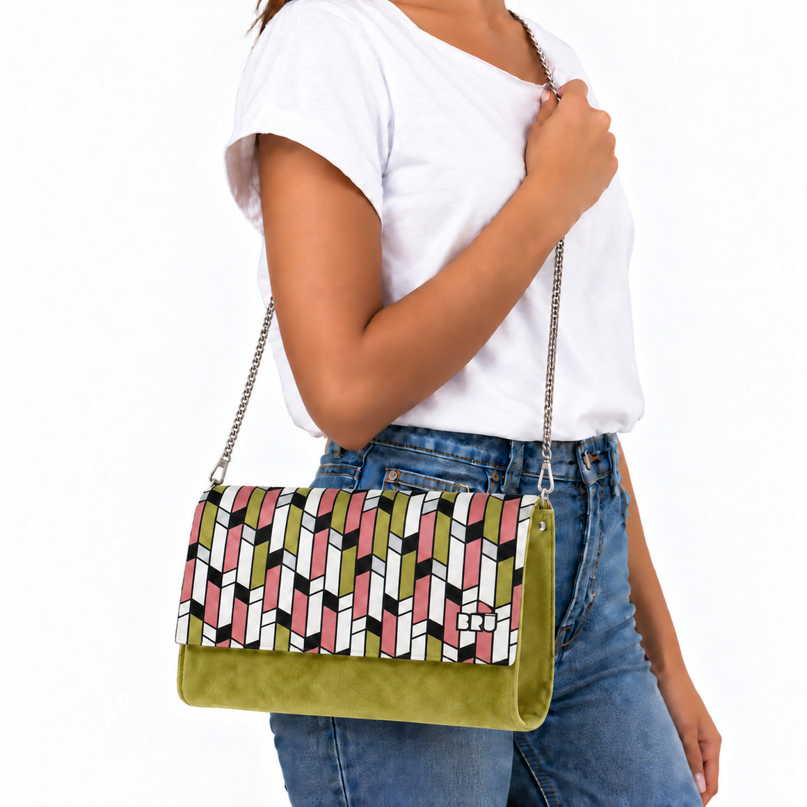Borsa Muà | Green Lime – Pink Arrows – indossata
