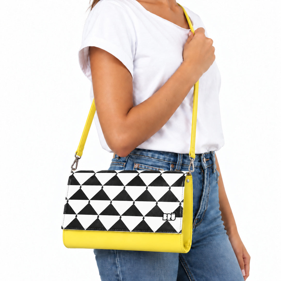 Borsa Muà | Yellow – Apulia Edition Black – indossata