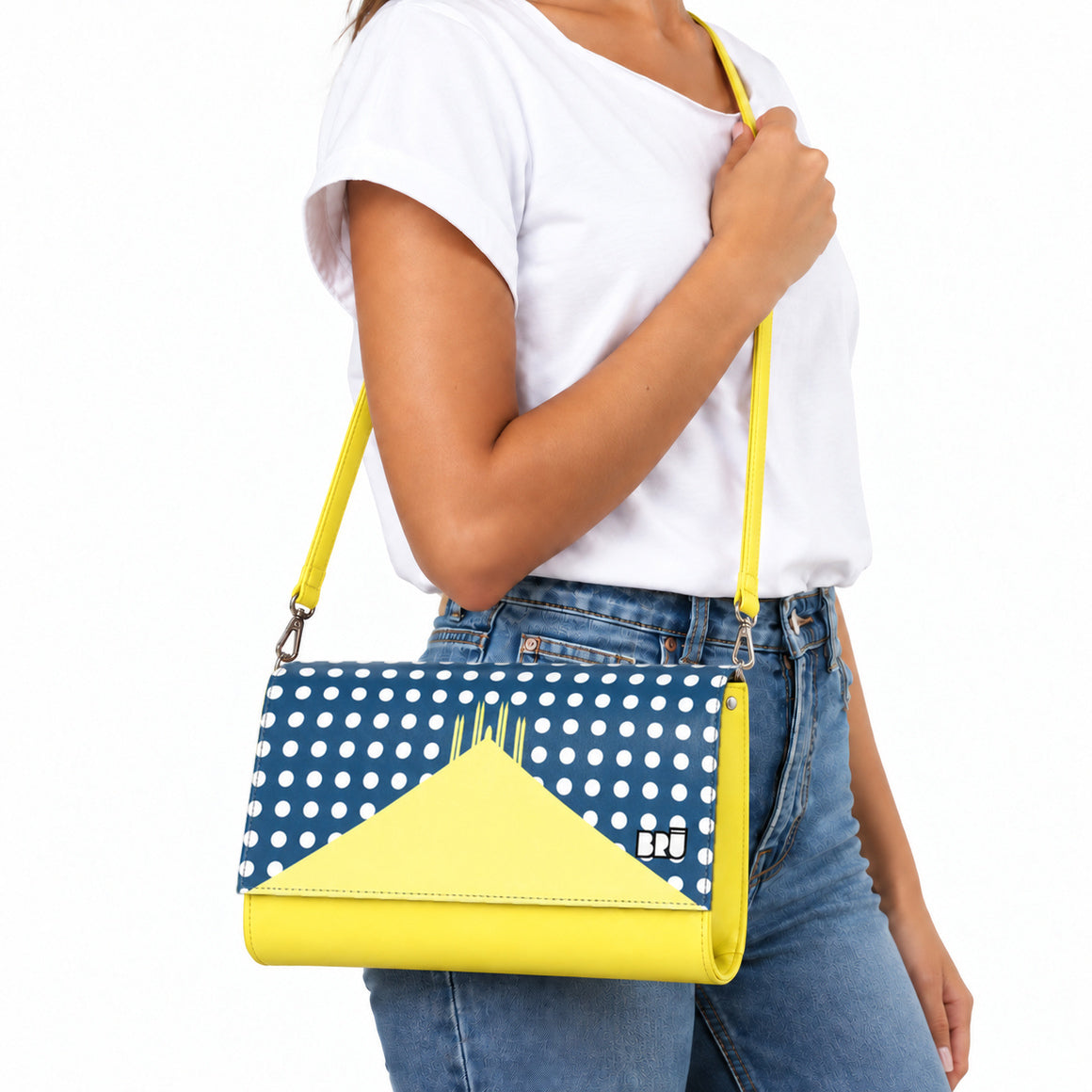 Borsa Muà | Yellow – Milan Edition Blue – indossata