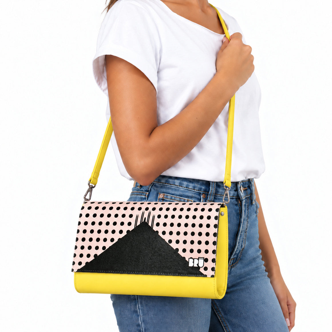 Borsa Muà | Yellow – Milan Edition Pink – indossata