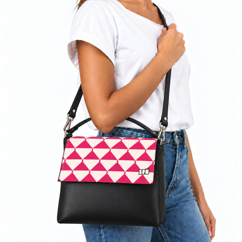 Borsa Zazzy | Black – Apulia Edition Fuchsia – indossata