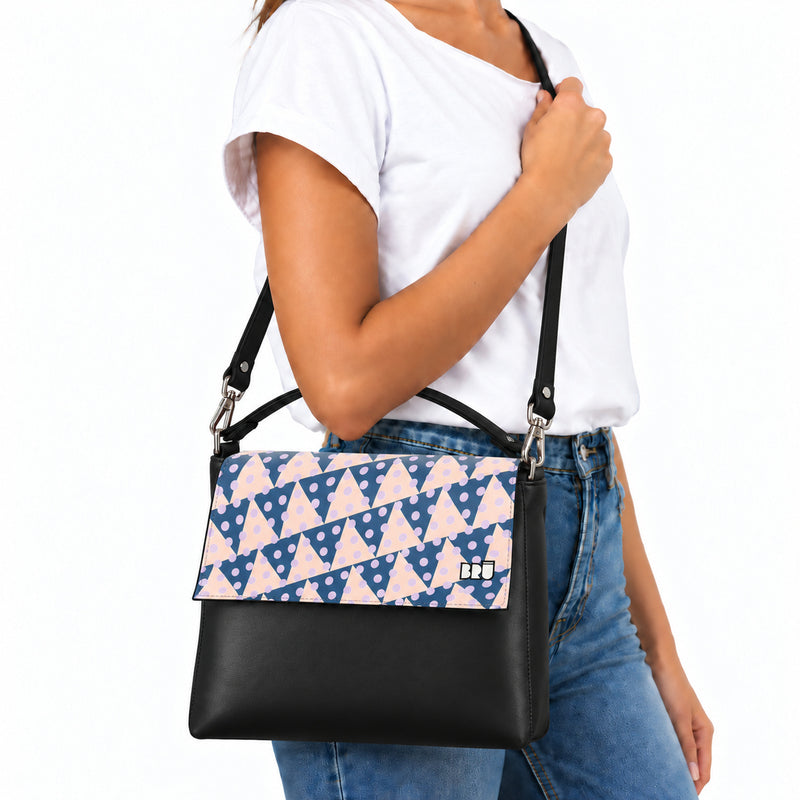 Borsa Zazzy | Black – Naples Edition Pink – indossata