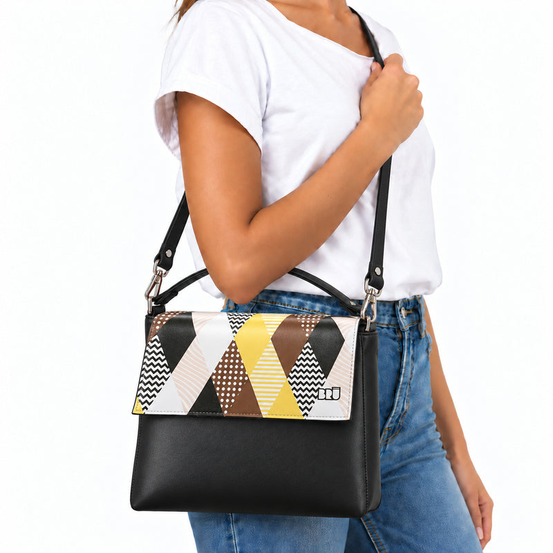 Borsa Zazzy | Black – Venice Edition Brown – indossata