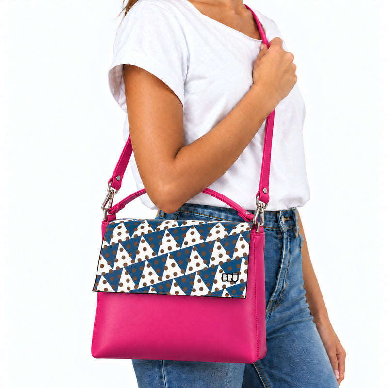 Borsa Zazzy | Fuchsia – Naples Edition Blue – indossata
