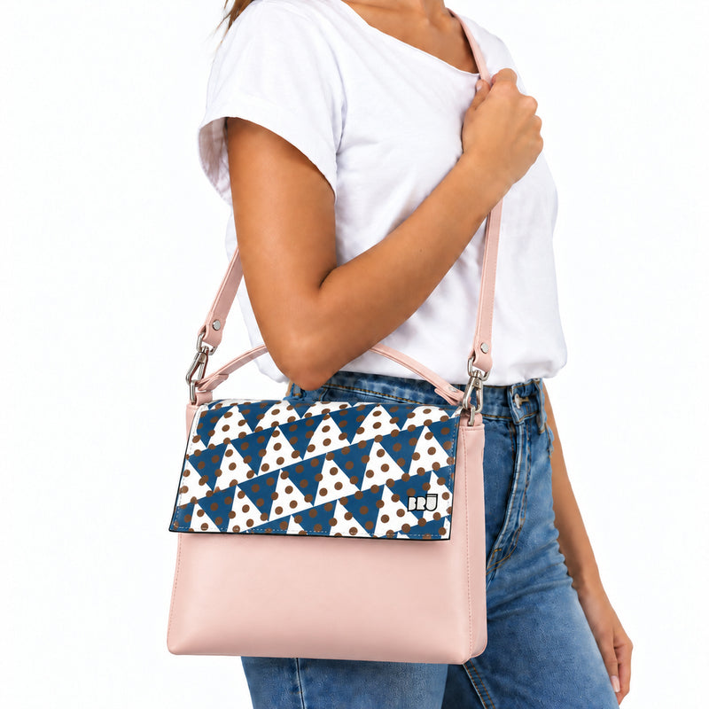 Borsa Zazzy | Pink – Naples Edition Blue – indossata