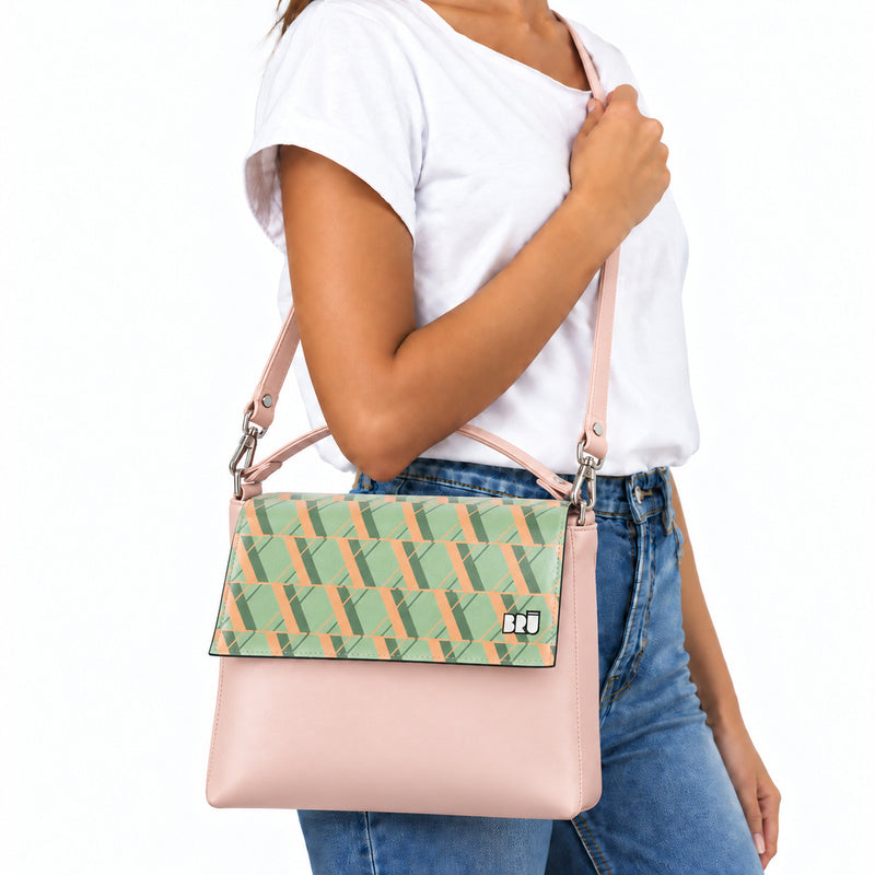 Borsa Zazzy | Pink – Rome Edition Green – indossata