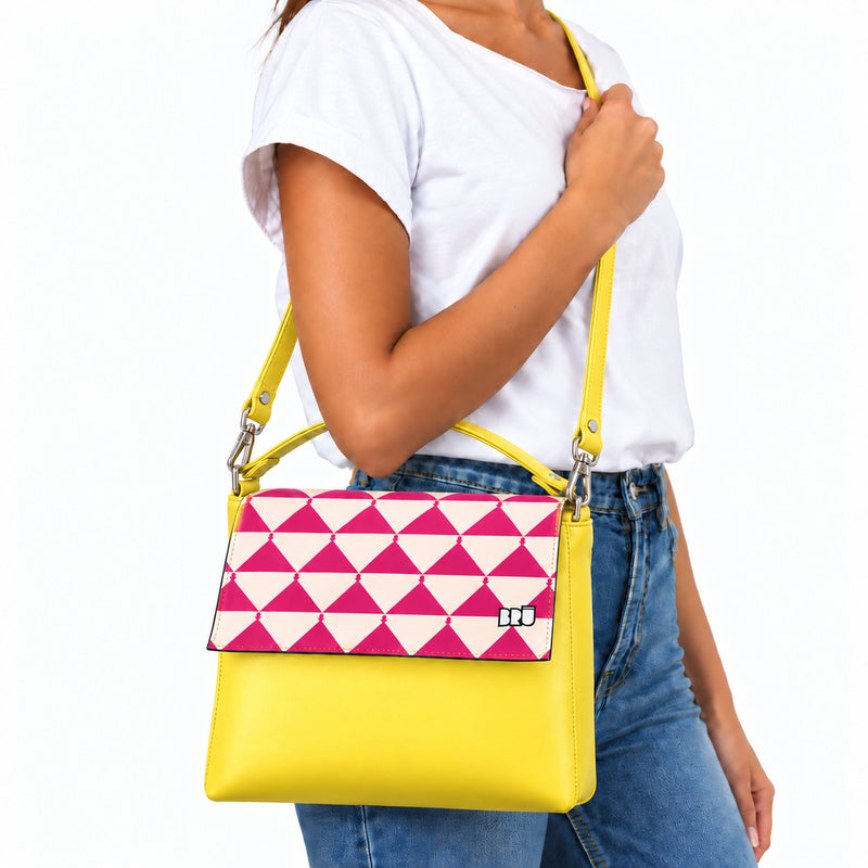 Borsa Zazzy | Yellow – Apulia Edition Fuchsia – indossata