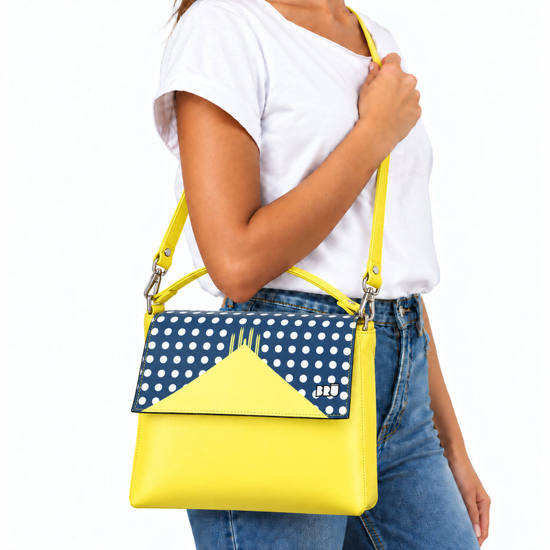 Borsa Zazzy | Yellow – Milan Edition Blue – indossata