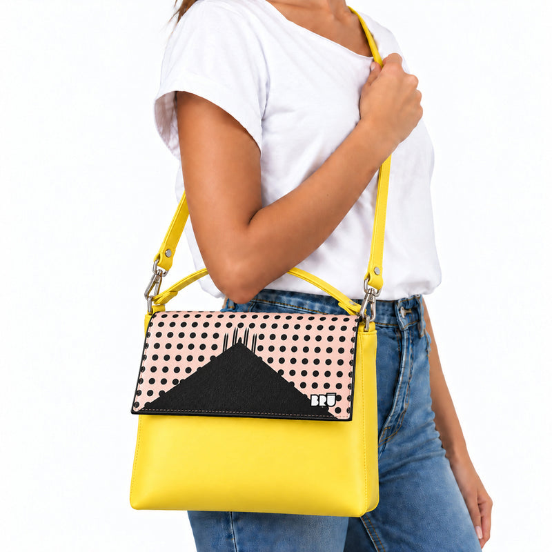 Borsa Zazzy | Yellow – Milan Edition Pink – indossata