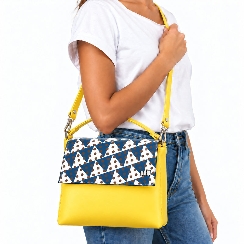 Borsa Zazzy | Yellow – Naples Edition Blue – indossata