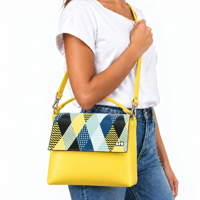 Borsa Zazzy | Yellow – Venice Edition Blue – indossata