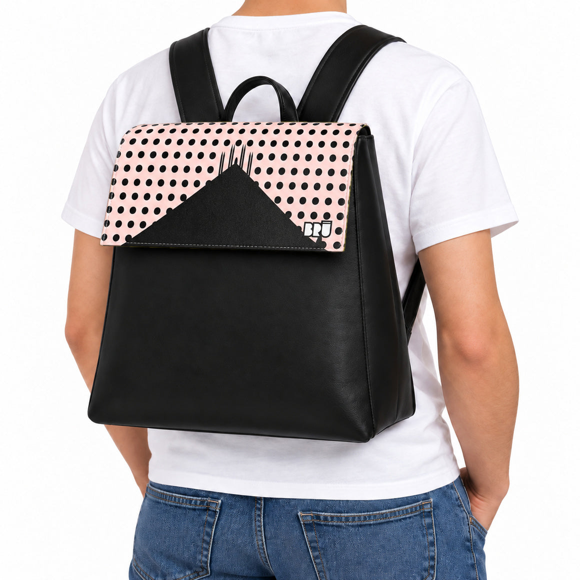 Zaino Mimì | Black – Milan Edition Pink – indossata