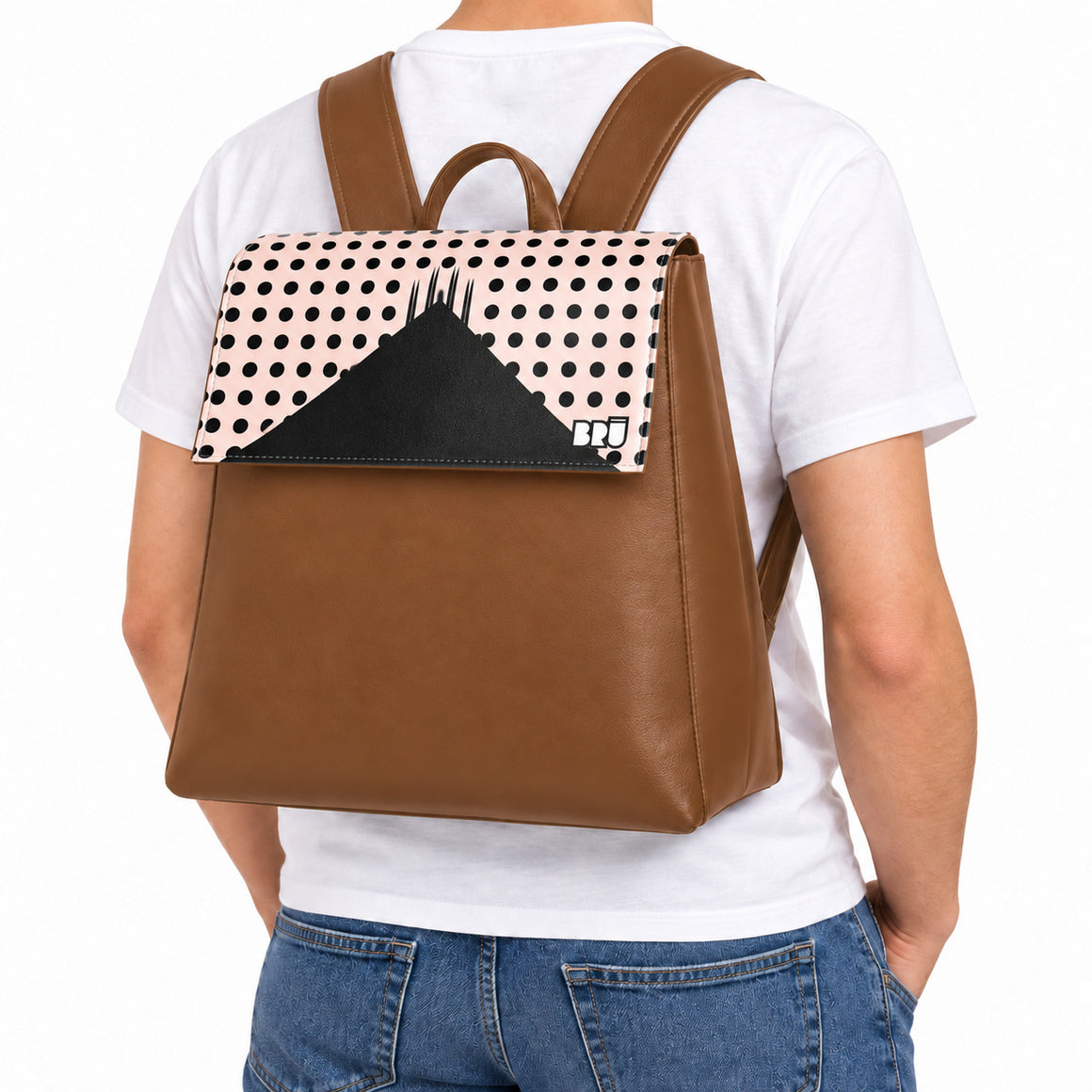 Zaino Mimì | Brown – Milan Edition Pink – indossata