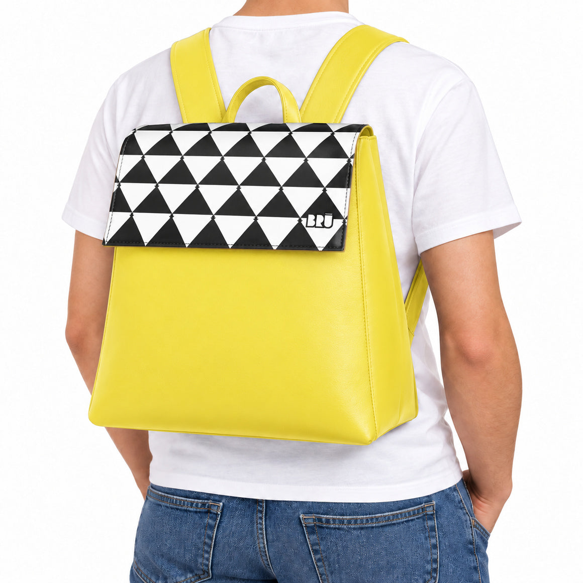 Zaino Mimì | Yellow – Apulia Edition Black – indossata