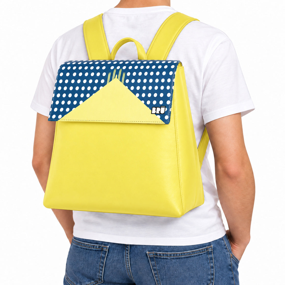 Zaino Mimì | Yellow – Milan Edition Blue – indossata